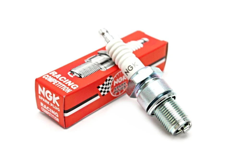NGK Zapaľovacia sviečka B8EGV Racing